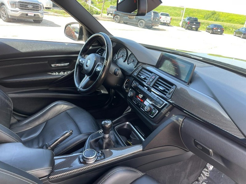 BMW M3 Vehicle Image 09