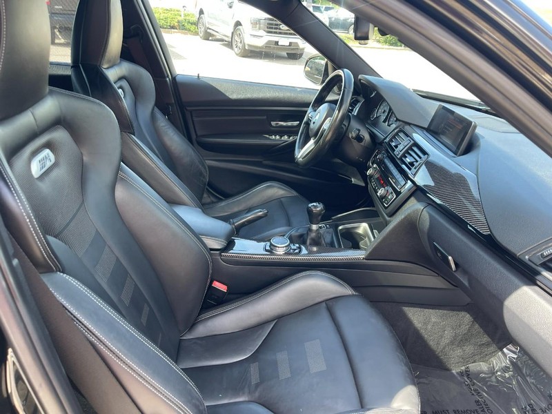 BMW M3 Vehicle Image 11