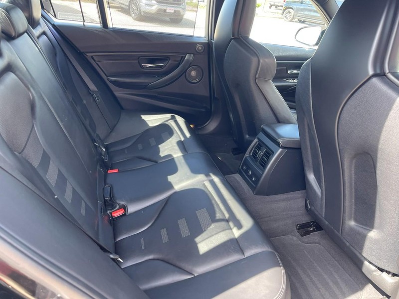 BMW M3 Vehicle Image 14