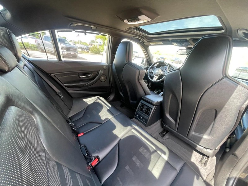 BMW M3 Vehicle Image 15