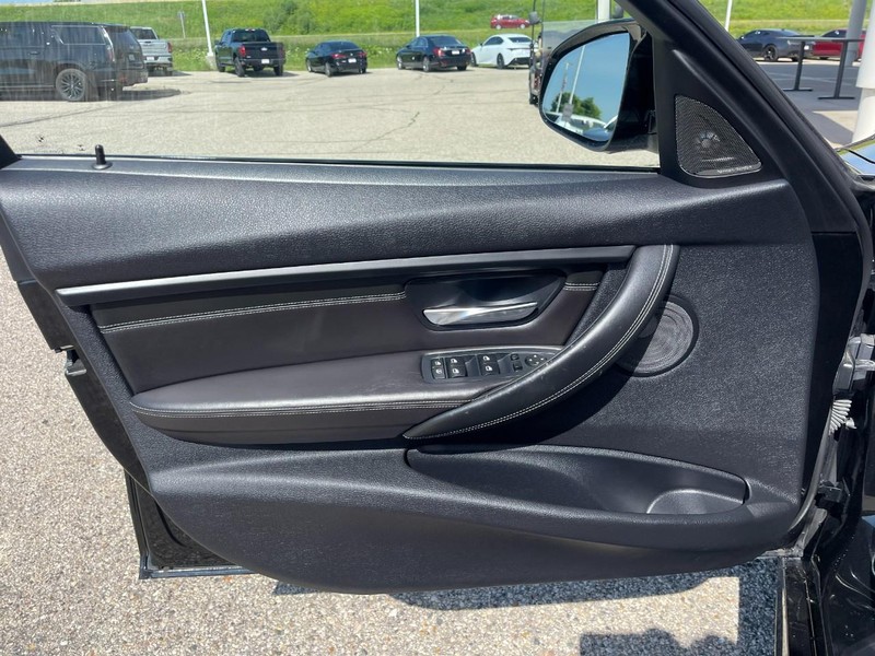 BMW M3 Vehicle Image 22