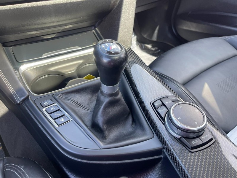 BMW M3 Vehicle Image 27