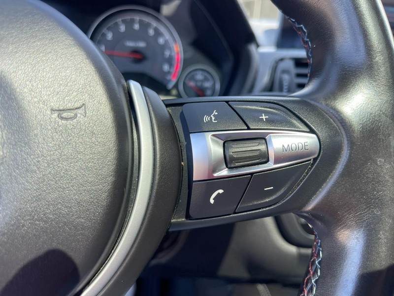 BMW M3 Vehicle Image 32