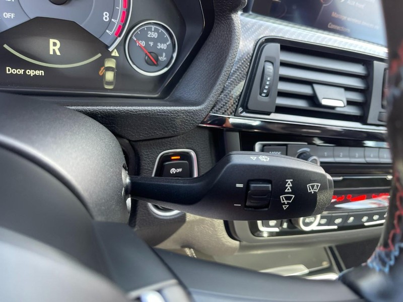 BMW M3 Vehicle Image 34