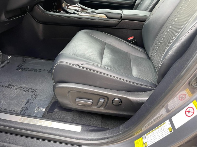 Lexus RX 350 Vehicle Image 18