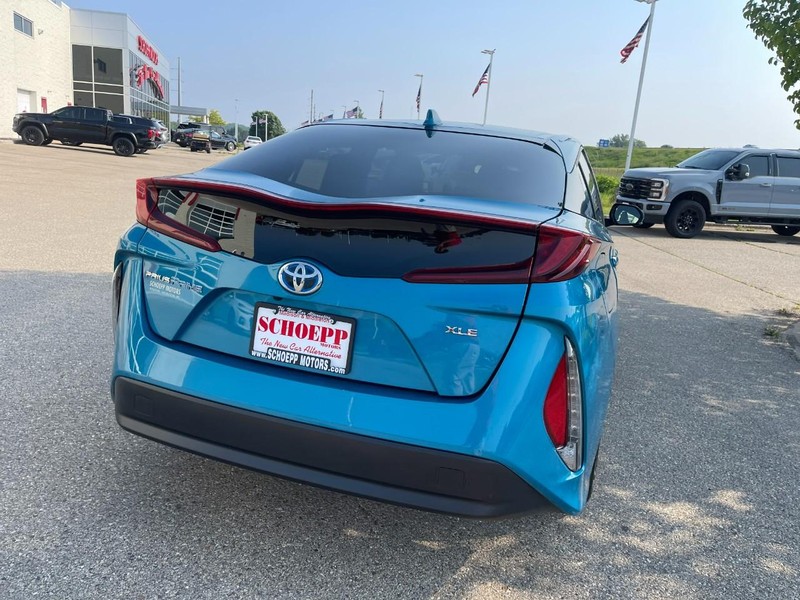 Toyota Prius Prime Vehicle Image 04