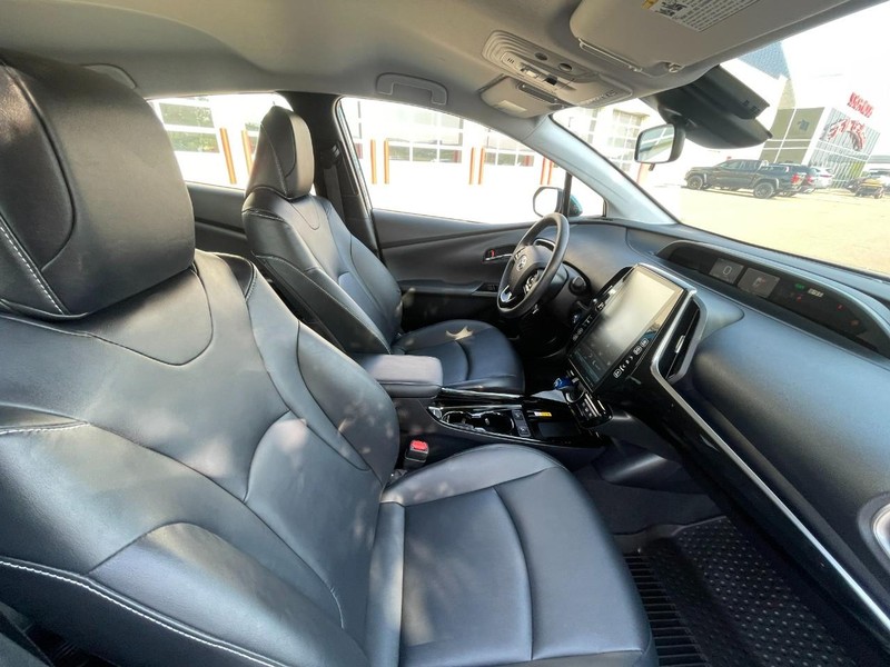Toyota Prius Prime Vehicle Image 08