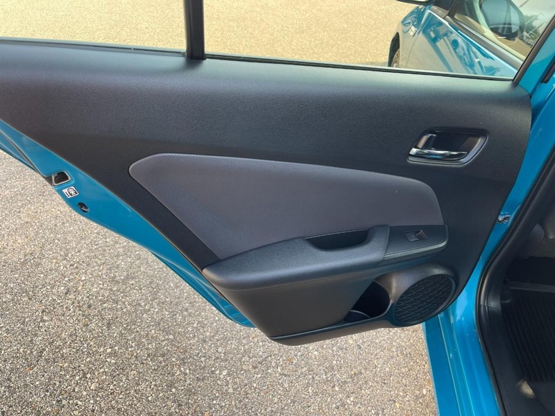 Toyota Prius Prime Vehicle Image 15