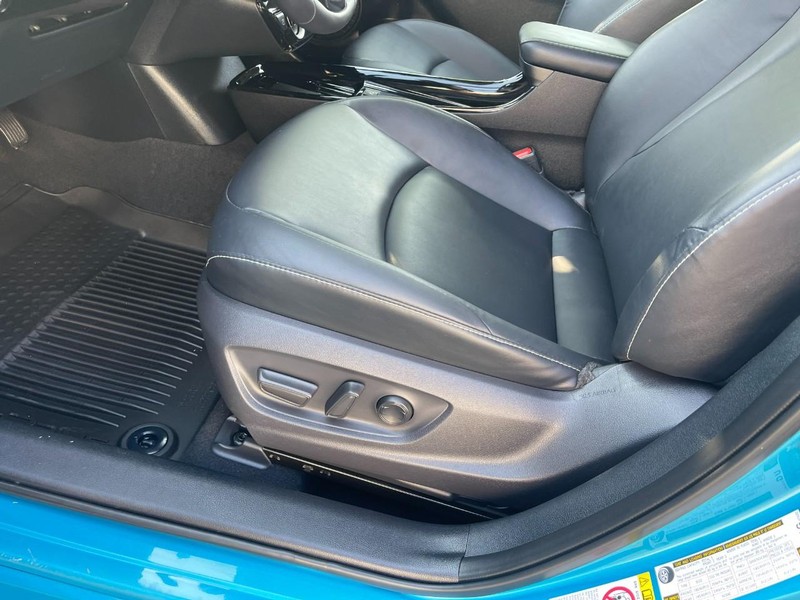 Toyota Prius Prime Vehicle Image 17