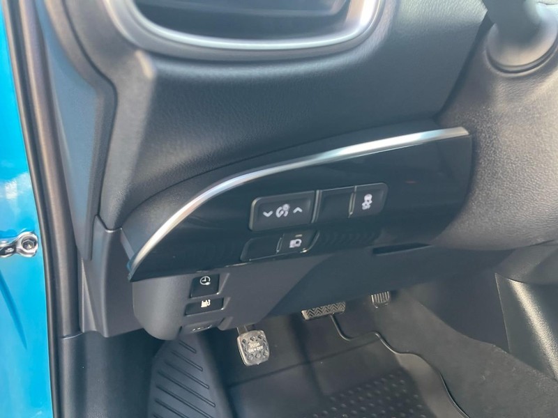Toyota Prius Prime Vehicle Image 19