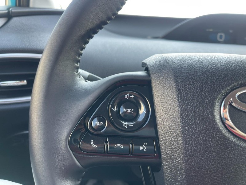 Toyota Prius Prime Vehicle Image 21