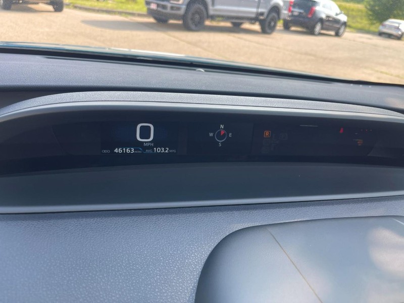 Toyota Prius Prime Vehicle Image 29