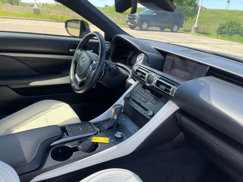 Lexus RC Vehicle Image 02