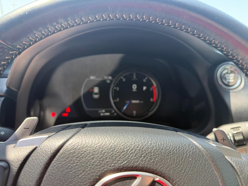 Lexus RC Vehicle Image 17