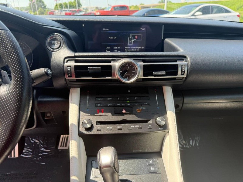 Lexus RC Vehicle Image 19