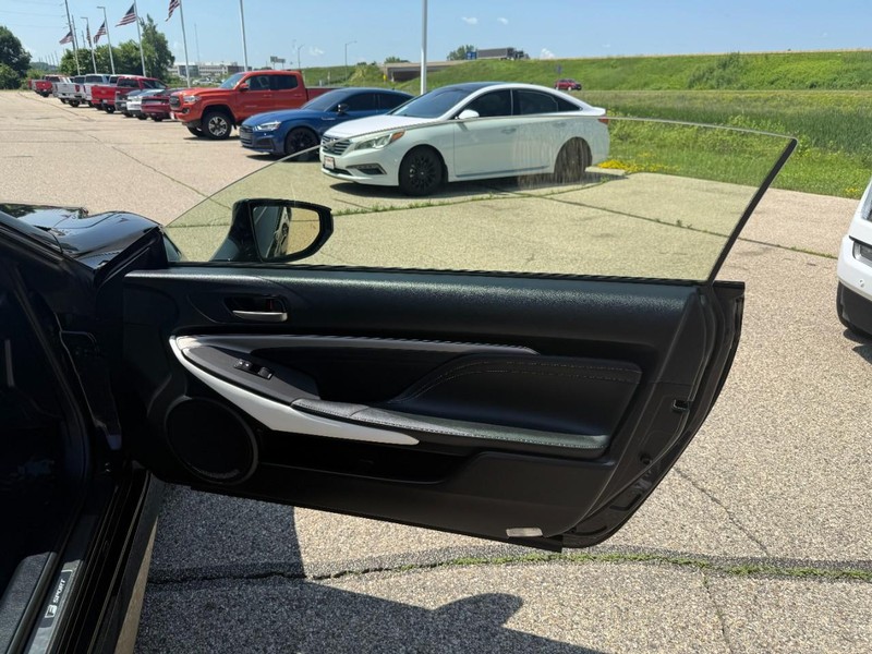 Lexus RC Vehicle Image 24