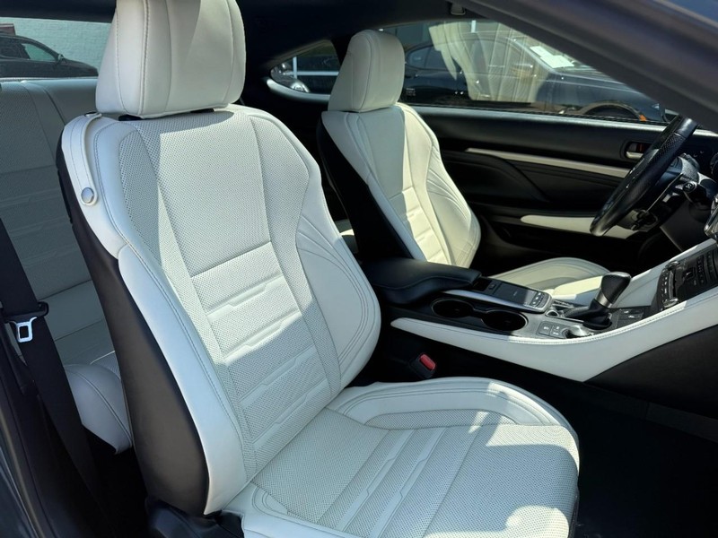 Lexus RC Vehicle Image 26
