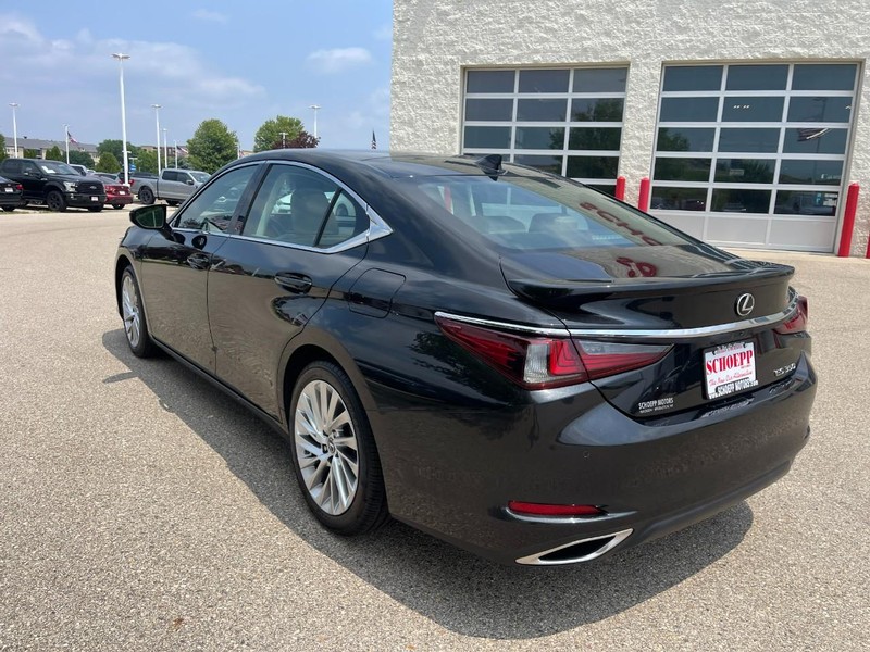 Lexus ES Vehicle Image 04