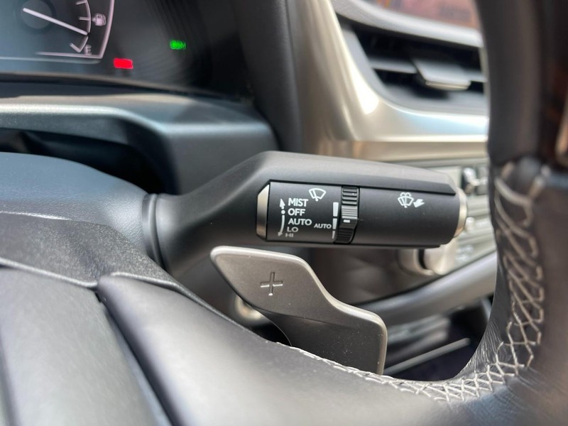 Lexus ES Vehicle Image 32