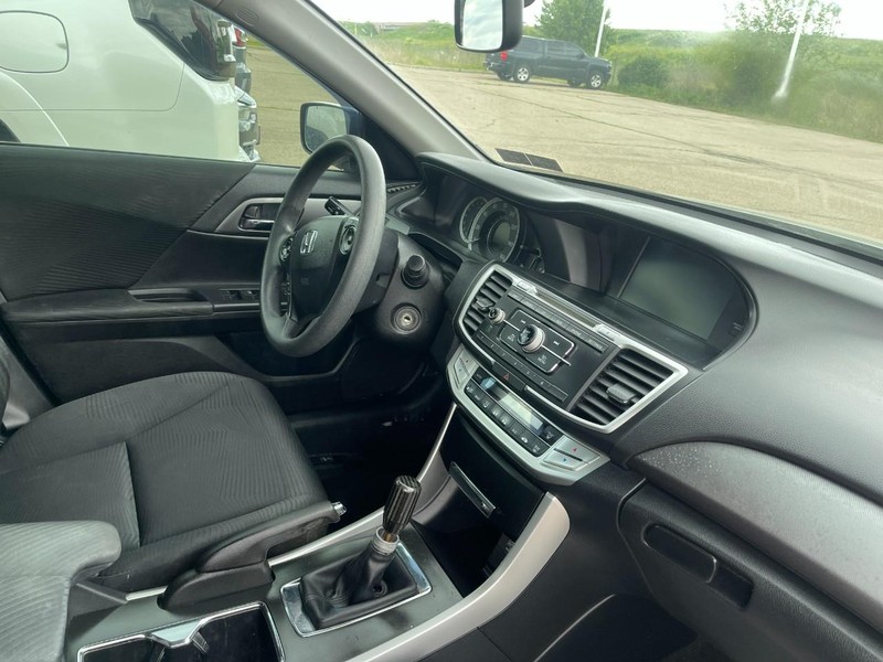 Honda Accord Sedan Vehicle Image 02
