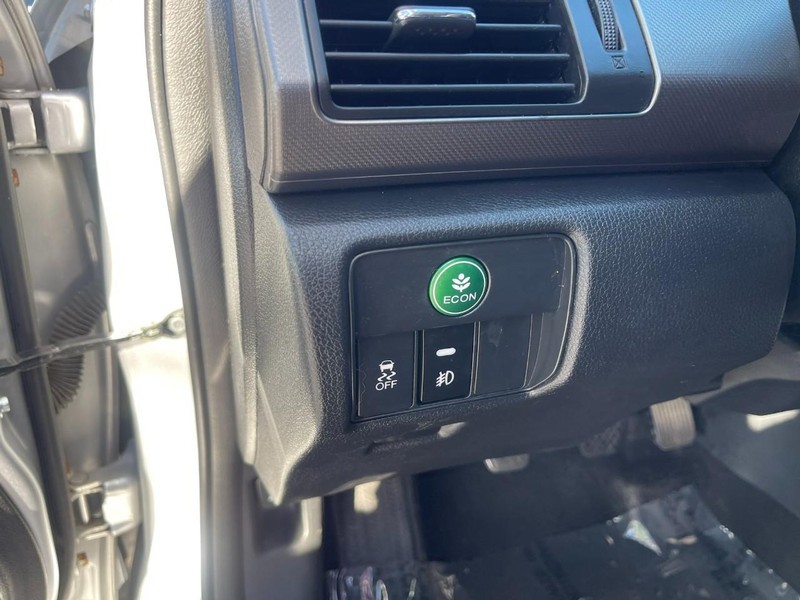 Honda Accord Sedan Vehicle Image 13