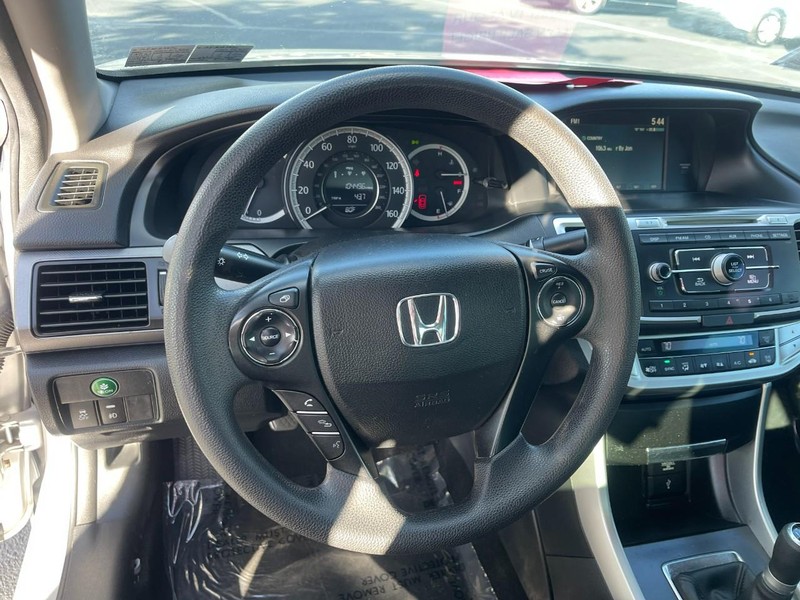 Honda Accord Sedan Vehicle Image 14