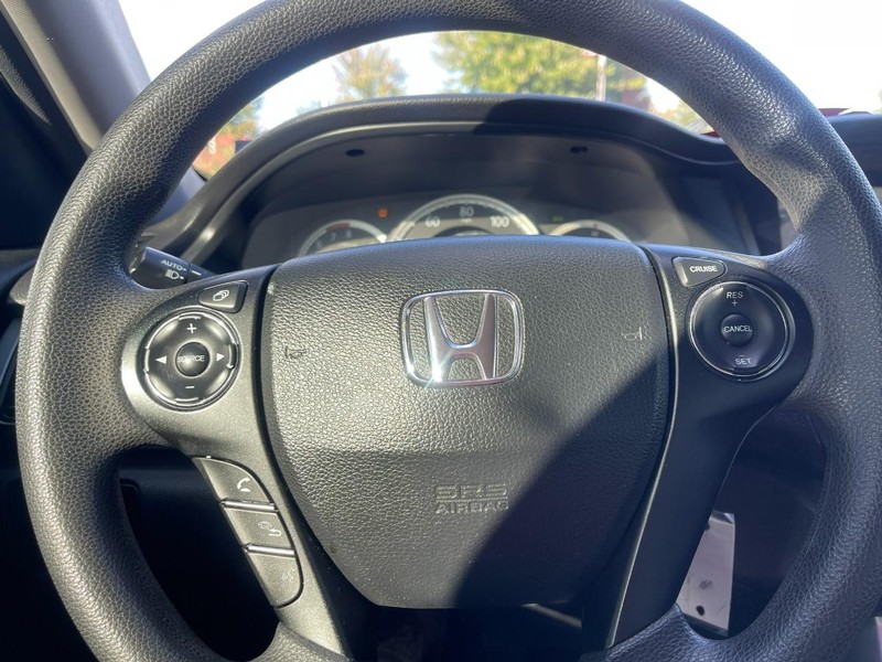 Honda Accord Sedan Vehicle Image 18