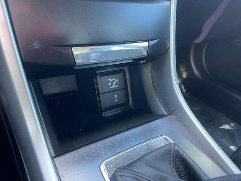 Honda Accord Sedan Vehicle Image 19