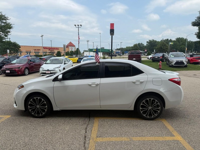 Toyota Corolla Vehicle Image 08