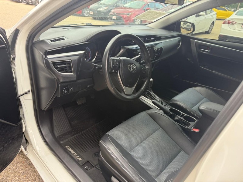 Toyota Corolla Vehicle Image 10