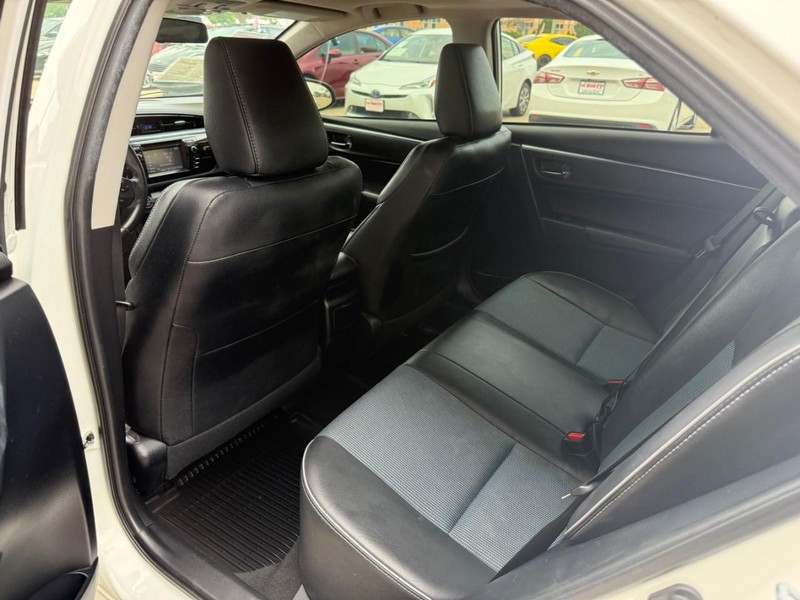 Toyota Corolla Vehicle Image 12