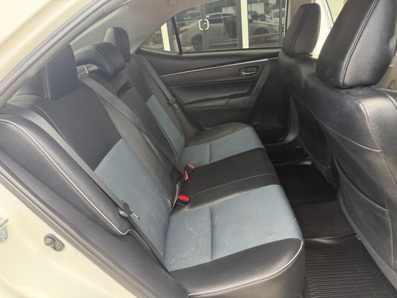Toyota Corolla Vehicle Image 13