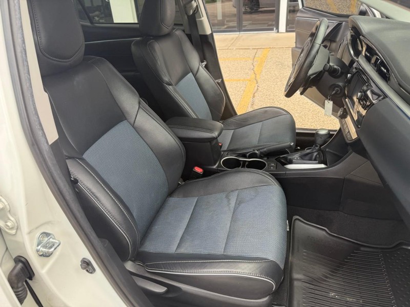 Toyota Corolla Vehicle Image 15