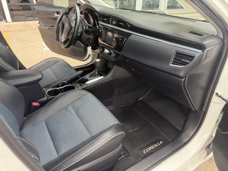 Toyota Corolla Vehicle Image 16