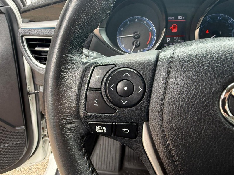 Toyota Corolla Vehicle Image 19