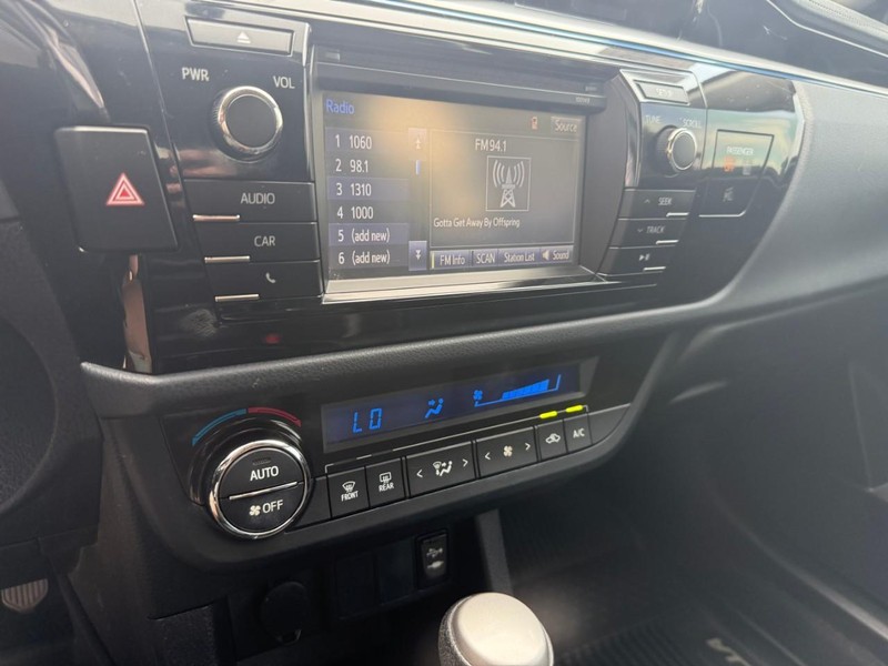 Toyota Corolla Vehicle Image 25