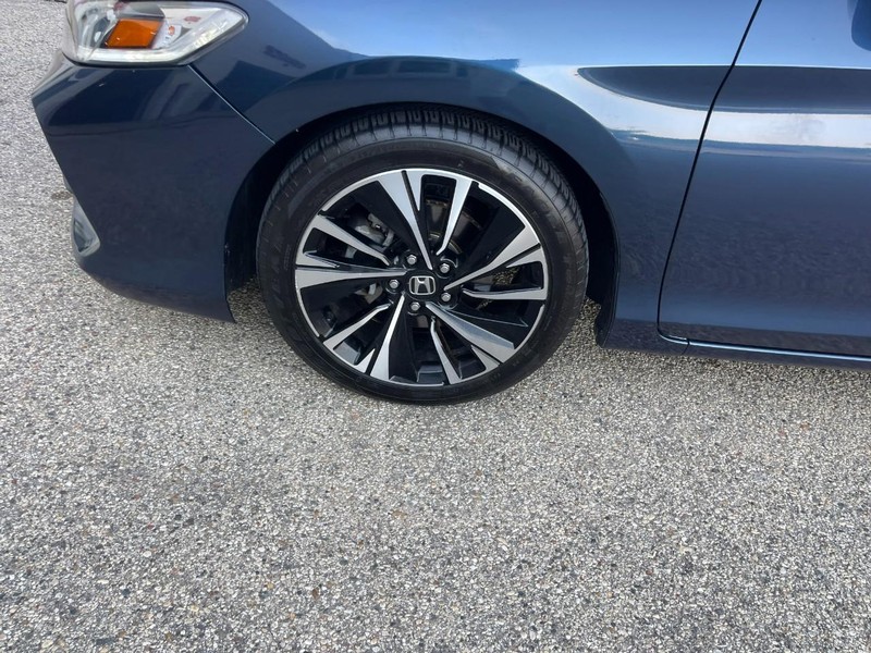 Honda Accord Coupe Vehicle Image 06