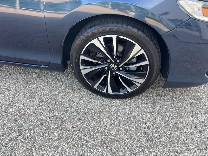 Honda Accord Coupe Vehicle Image 07