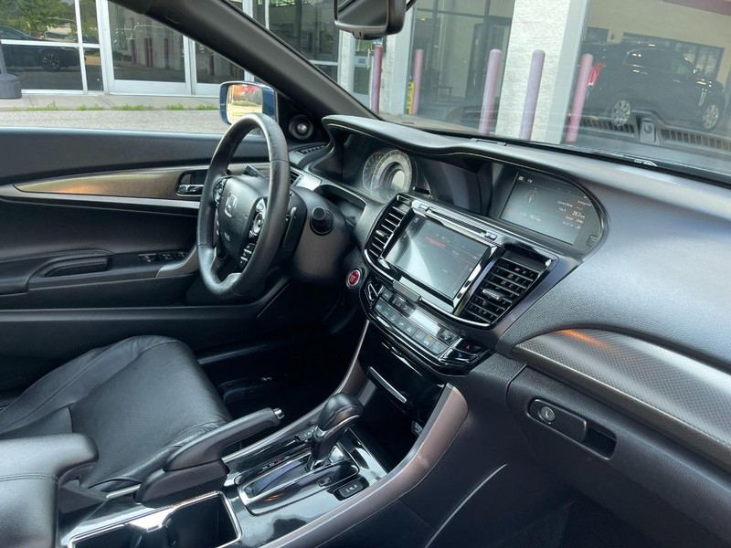 Honda Accord Coupe Vehicle Image 09