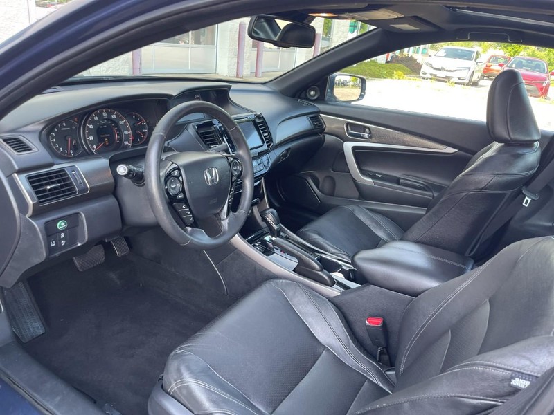 Honda Accord Coupe Vehicle Image 15