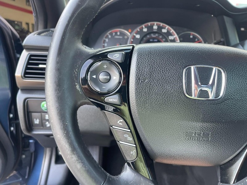 Honda Accord Coupe Vehicle Image 22