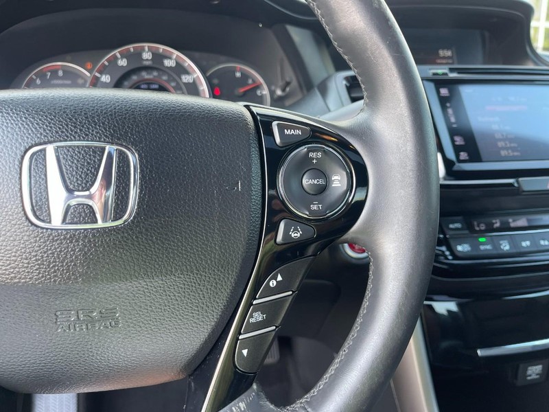 Honda Accord Coupe Vehicle Image 23