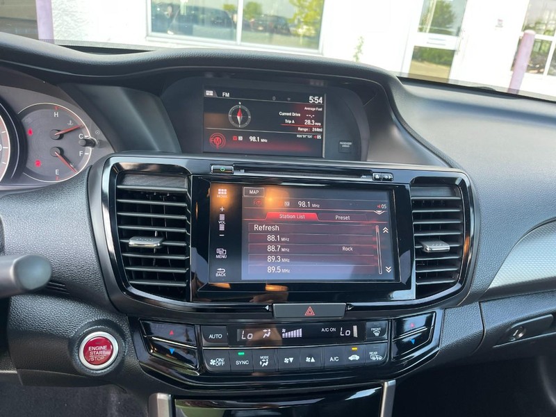 Honda Accord Coupe Vehicle Image 28