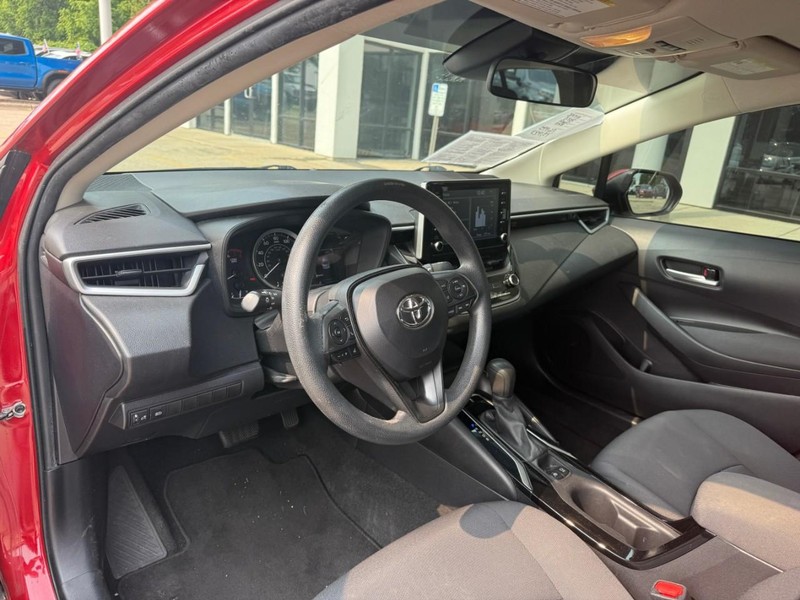 Toyota Corolla Vehicle Image 10