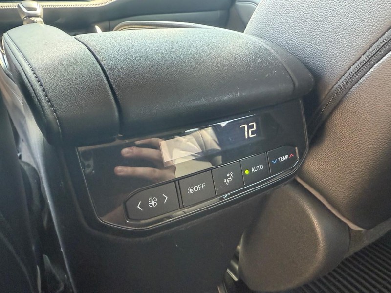 Toyota Highlander Vehicle Image 14