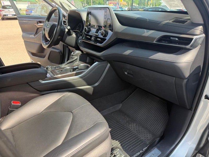 Toyota Highlander Vehicle Image 20