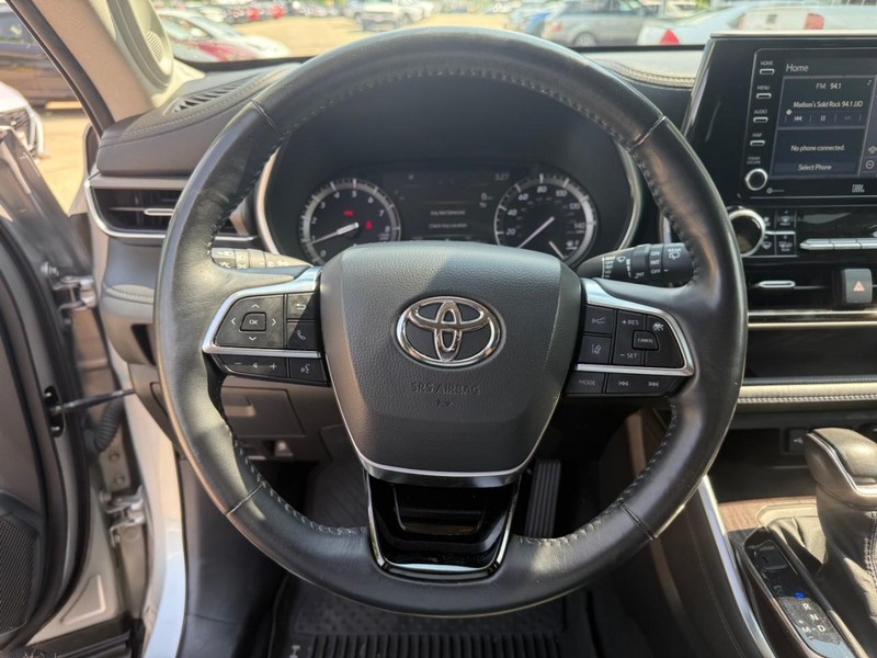 Toyota Highlander Vehicle Image 23