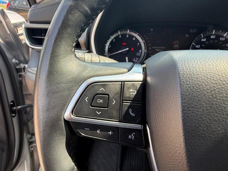 Toyota Highlander Vehicle Image 24