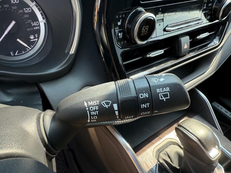 Toyota Highlander Vehicle Image 26