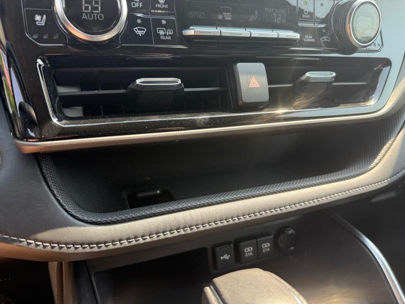 Toyota Highlander Vehicle Image 31